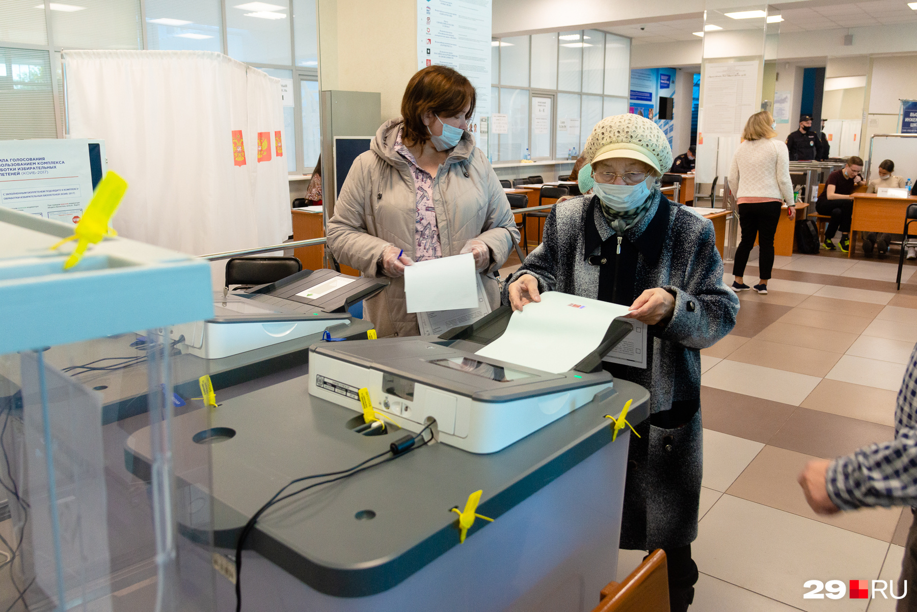 В этом случае старшее поколение оказалось строже к тому, как носить маски В этом случае старшее поколение оказалось строже к тому, как носить маски