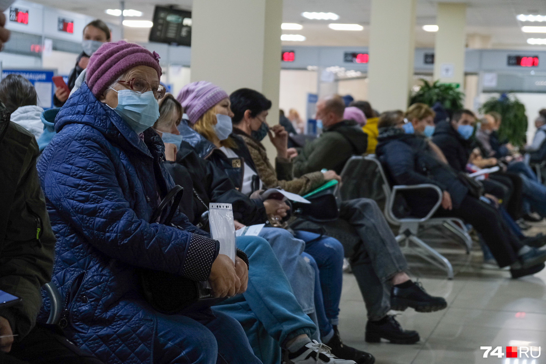 В МФЦ успокаивают, что в субботу, 30 октября, они тоже работают, а вот в воскресенье — выходной В МФЦ успокаивают, что в субботу, 30 октября, они тоже работают, а вот в воскресенье — выходной