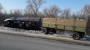 Водитель в тяжелом состоянии: в Самарской области грузовик с дровами улетел в кювет