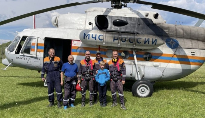Спасенного мальчика на вертолете перевезли в Североуральск