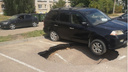 «Это становится традицией»: в Ярославле прямо под машиной провалился асфальт