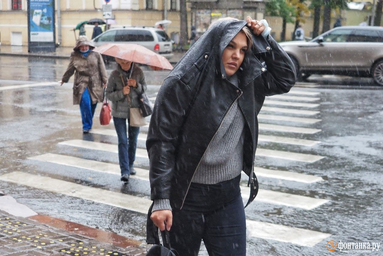 16 большие дожди. В куртке под дождем. Промокла до нитки. Питерская погода. Мерзкая питерская погода.