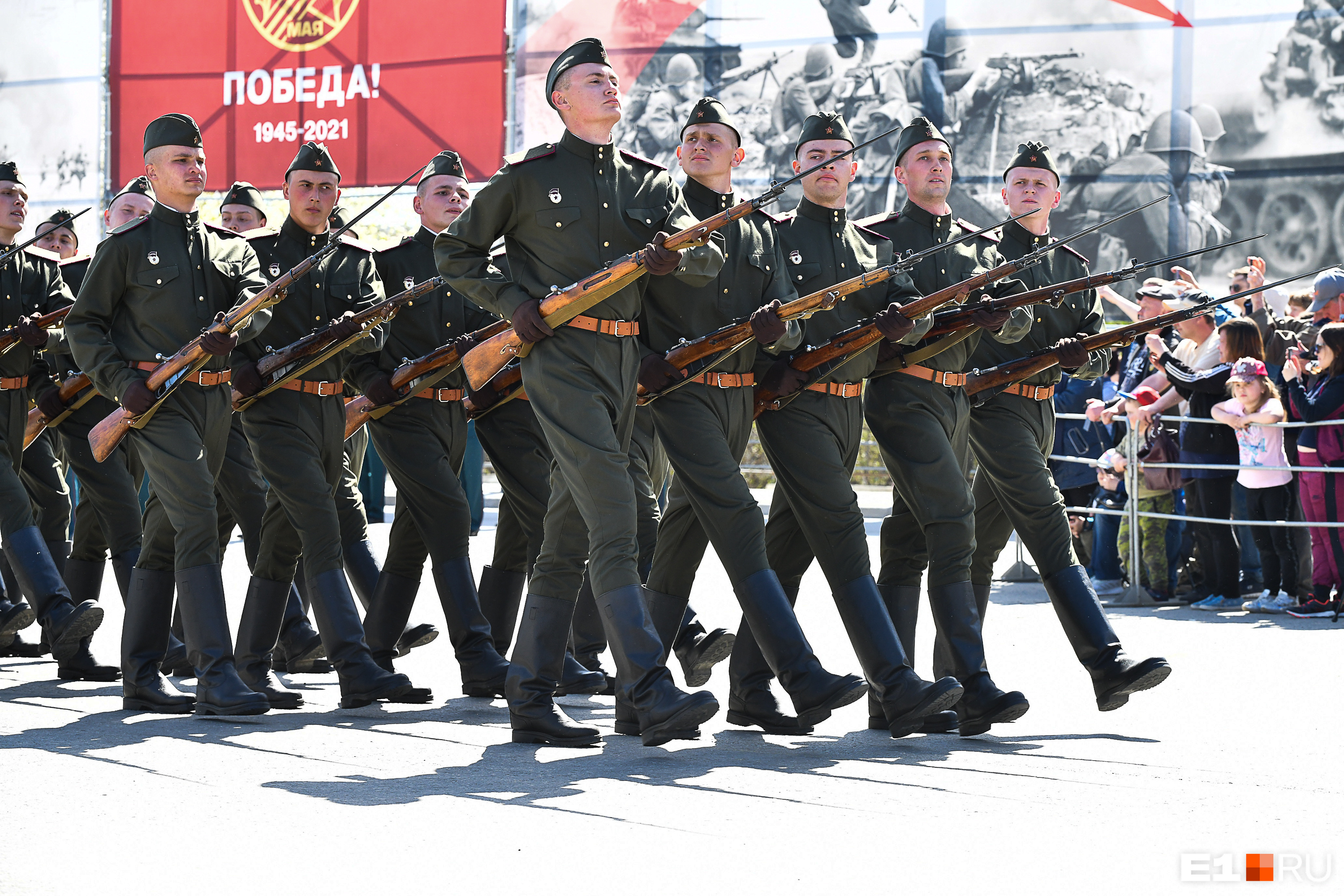 9 мая в пышме 2025. Парад победы в верхней пышме. парад в верхней пышме 2015. парад в верхней пышме победы 2025. парад победы верхняя пышма 2015 год.