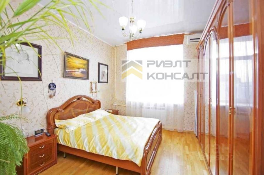 Пожалуй, спальня — самая небольшая комната в этой квартире Пожалуй, спальня — самая небольшая комната в этой квартире