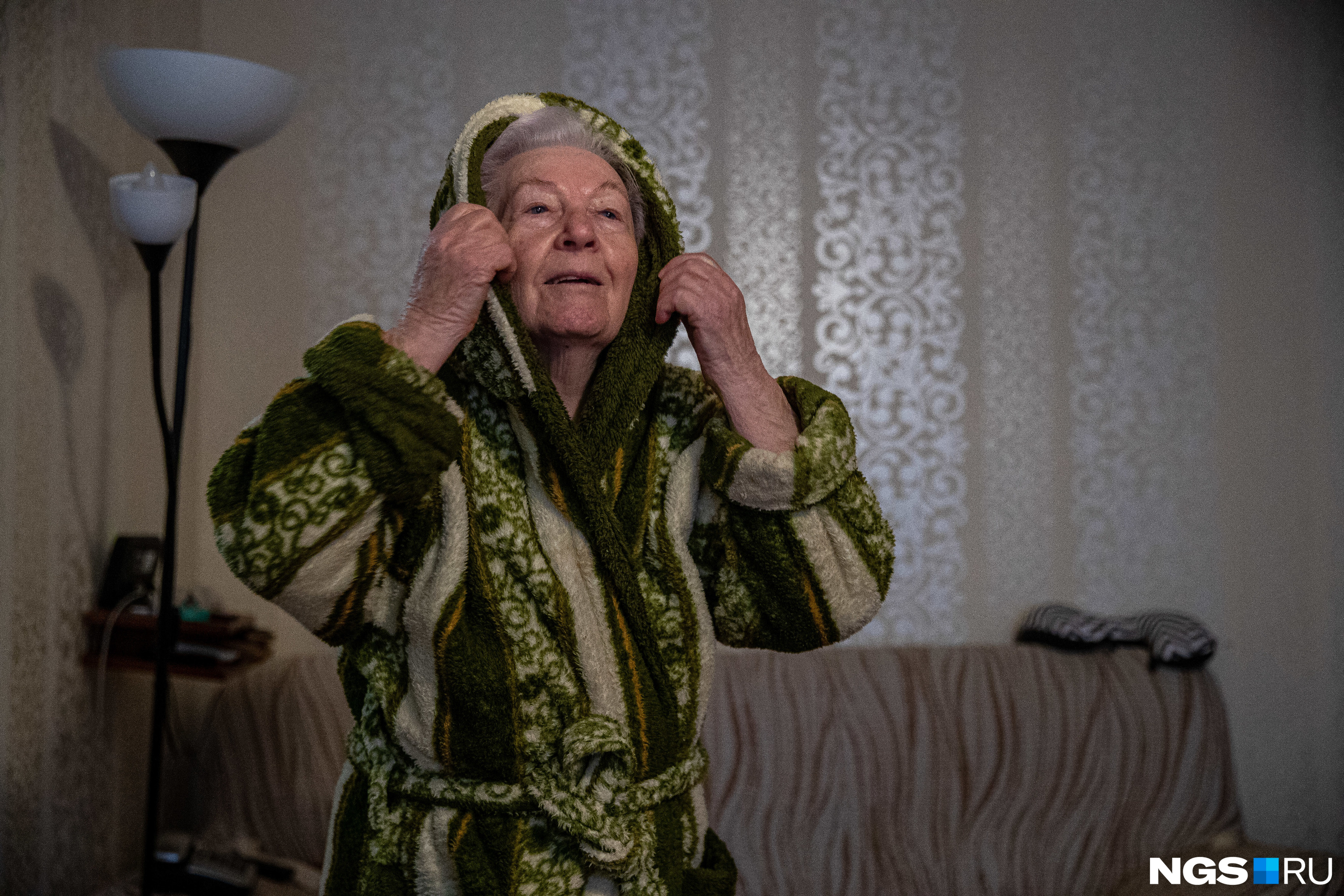 Раисе Степановне 89 лет. Она живет с дочерью Еленой, прекрасно выглядит и старается сохранить позитивный настрой. Но ей постоянно приходится кутаться в теплые вещи: уж слишком холодно дома Раисе Степановне 89 лет. Она живет с дочерью Еленой, прекрасно выглядит и старается сохранить позитивный настрой. Но ей постоянно приходится кутаться в теплые вещи: уж слишком холодно дома