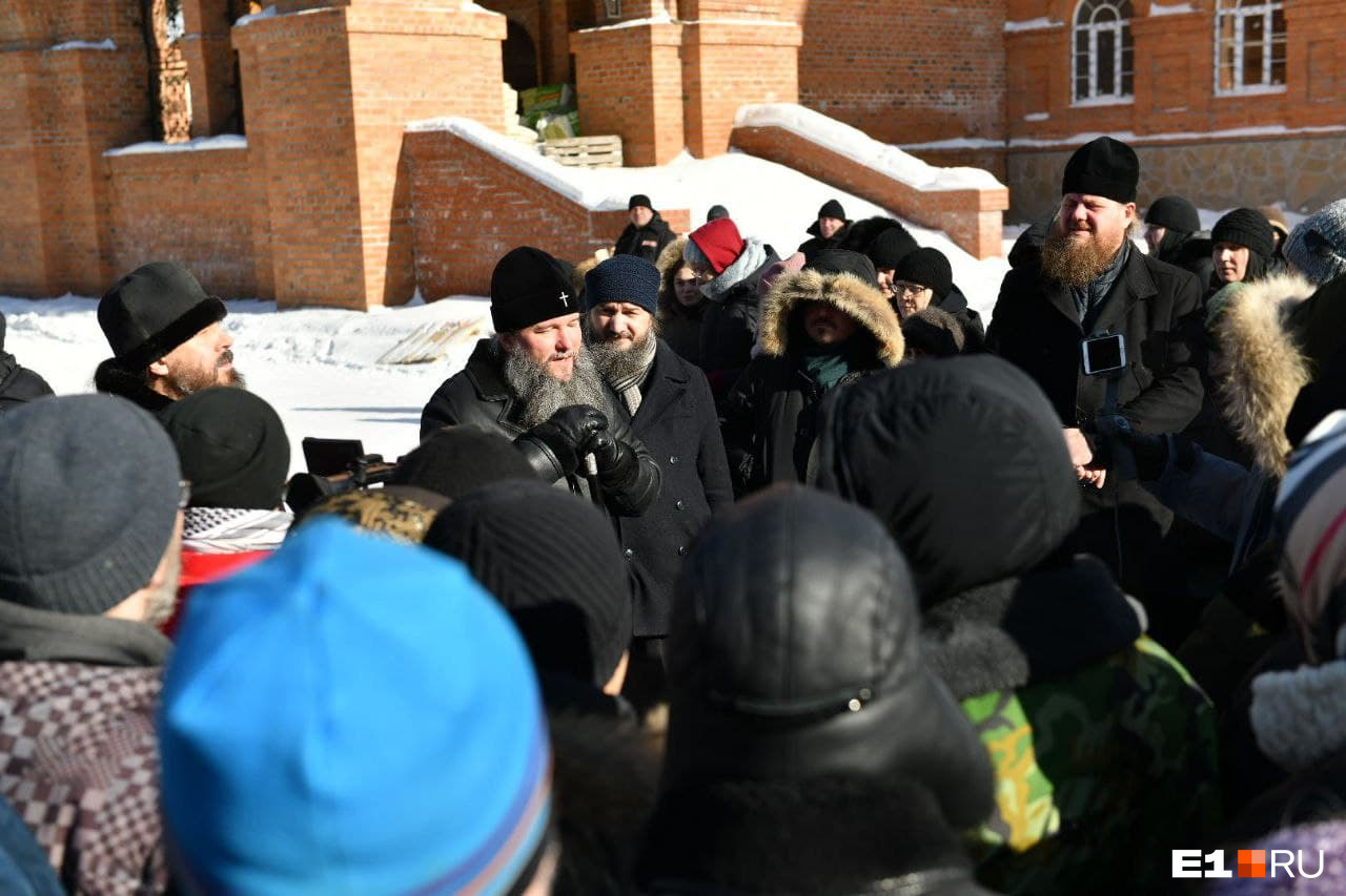Евгений Кульберг отвечает на вопросы собравшихся Евгений Кульберг отвечает на вопросы собравшихся