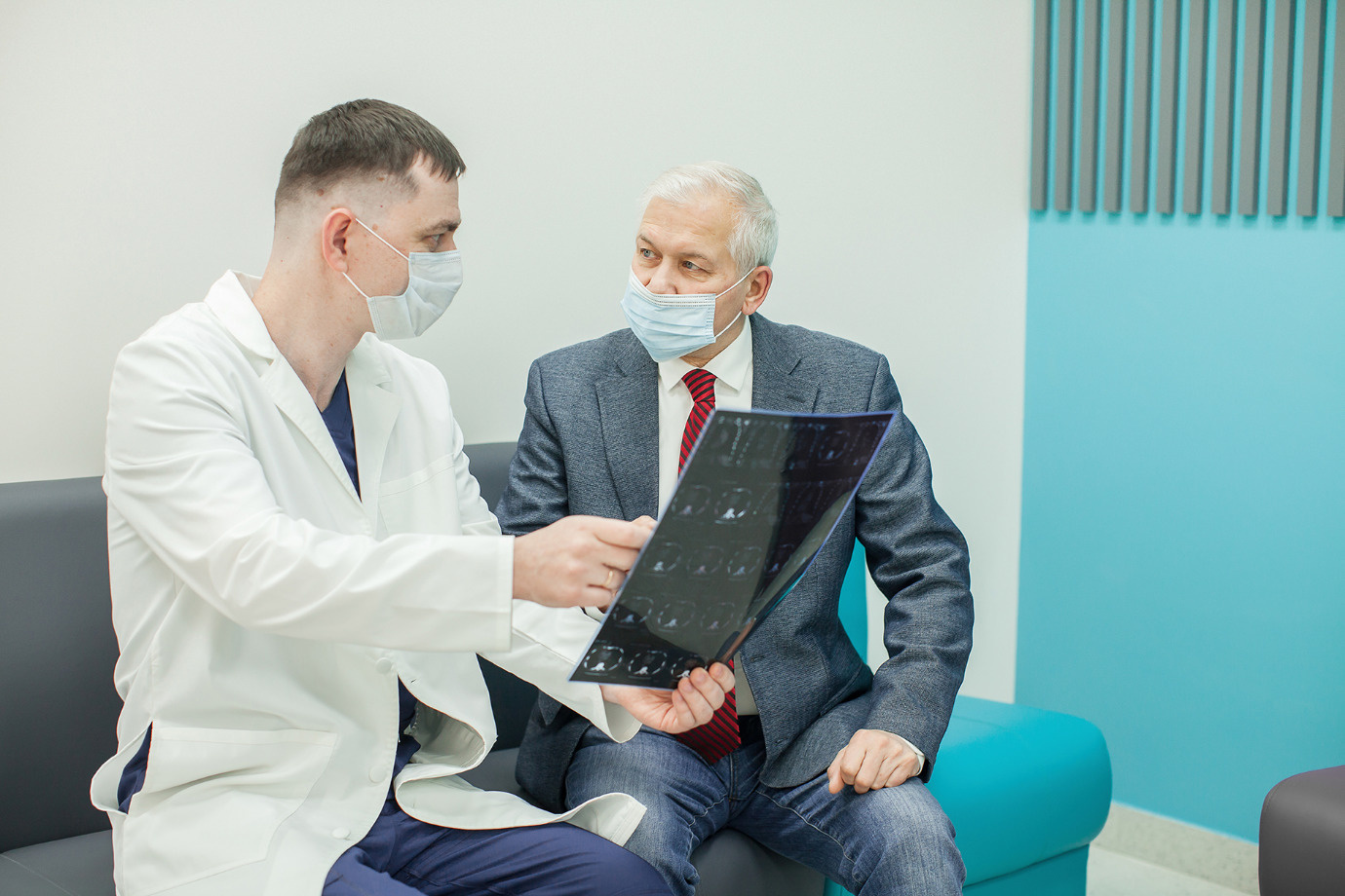 У команды клиники общая цель — помогать пациентам и друг другу У команды клиники общая цель — помогать пациентам и друг другу