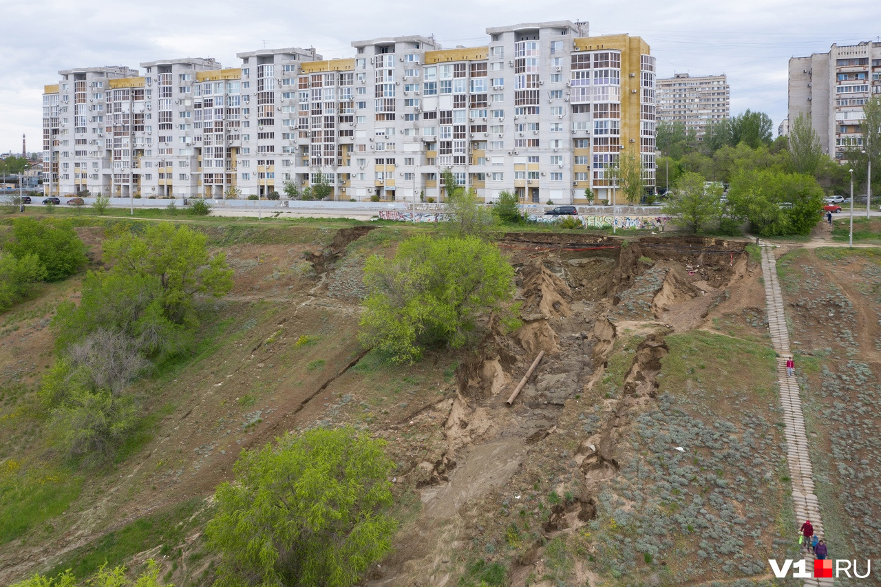 Сейчас склон размывается при сильных дождях Сейчас склон размывается при сильных дождях