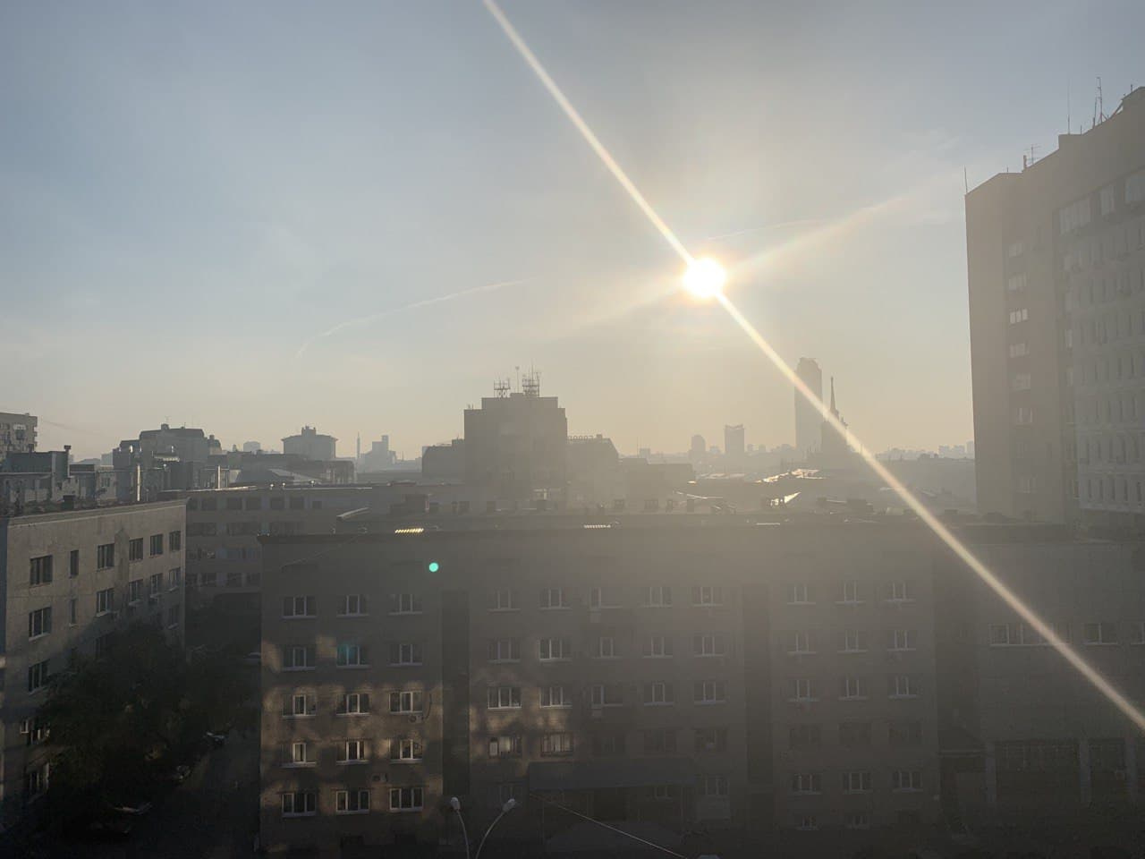 Запах гари чувствуется и в центре Екатеринбурга Запах гари чувствуется и в центре Екатеринбурга