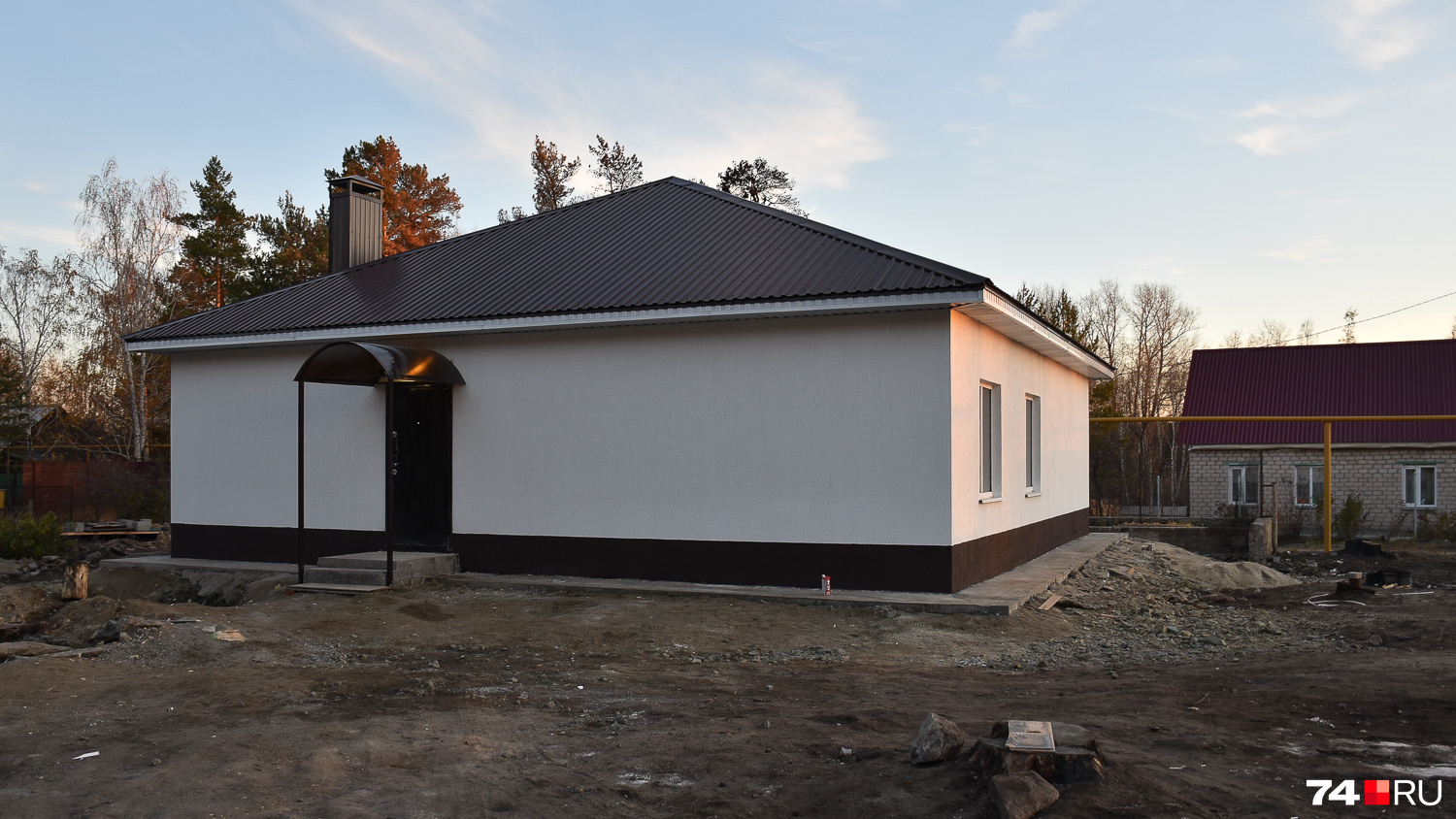 Новый дом Тамары Николаевой меньше прежнего, но выглядит добротно
