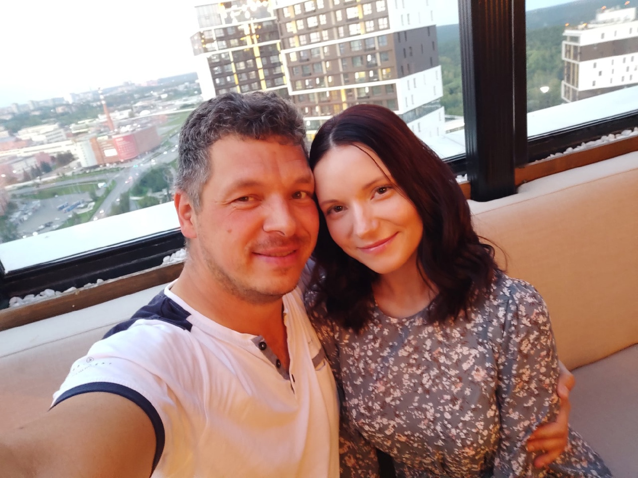 Алексей сделал Юлии предложение руки и сердца, но пожениться они не успели Алексей сделал Юлии предложение руки и сердца, но пожениться они не успели