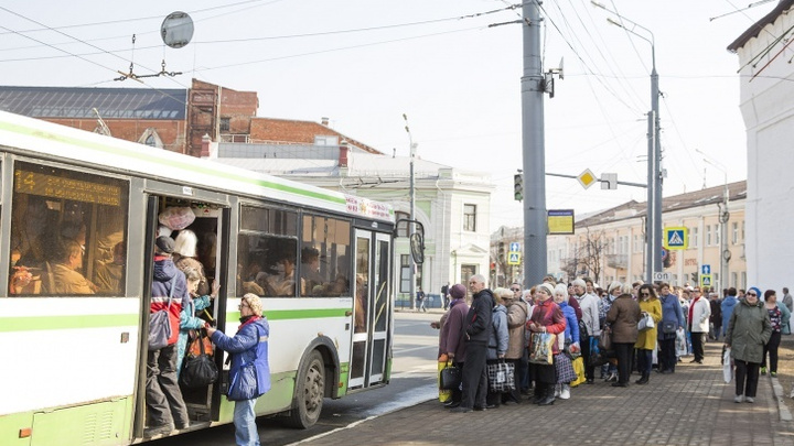 Чтобы не было давки: на Радоницу в Ярославле пустят больше автобусов до кладбищ