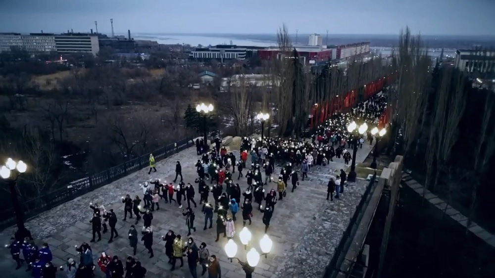 На Мамаевом кургане собрались несколько сотен человек 