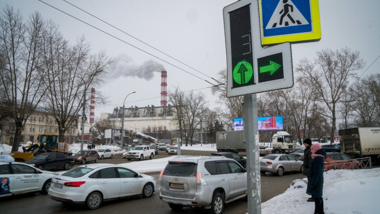 «За полгода сожжем бензина на <nobr class="_">200 млн</nobr>»: новосибирец посчитал, сколько стоит пробка из-за строительства моста