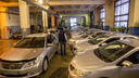 На каких служебных машинах ездят чиновники и как выбирают <nobr class="_">водителей —</nobr> фоторепортаж из гаража мэрии Новосибирска