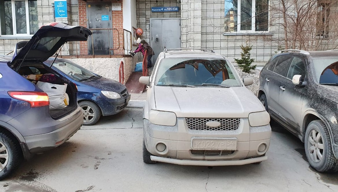 В подъезд зайти сложно В подъезд зайти сложно