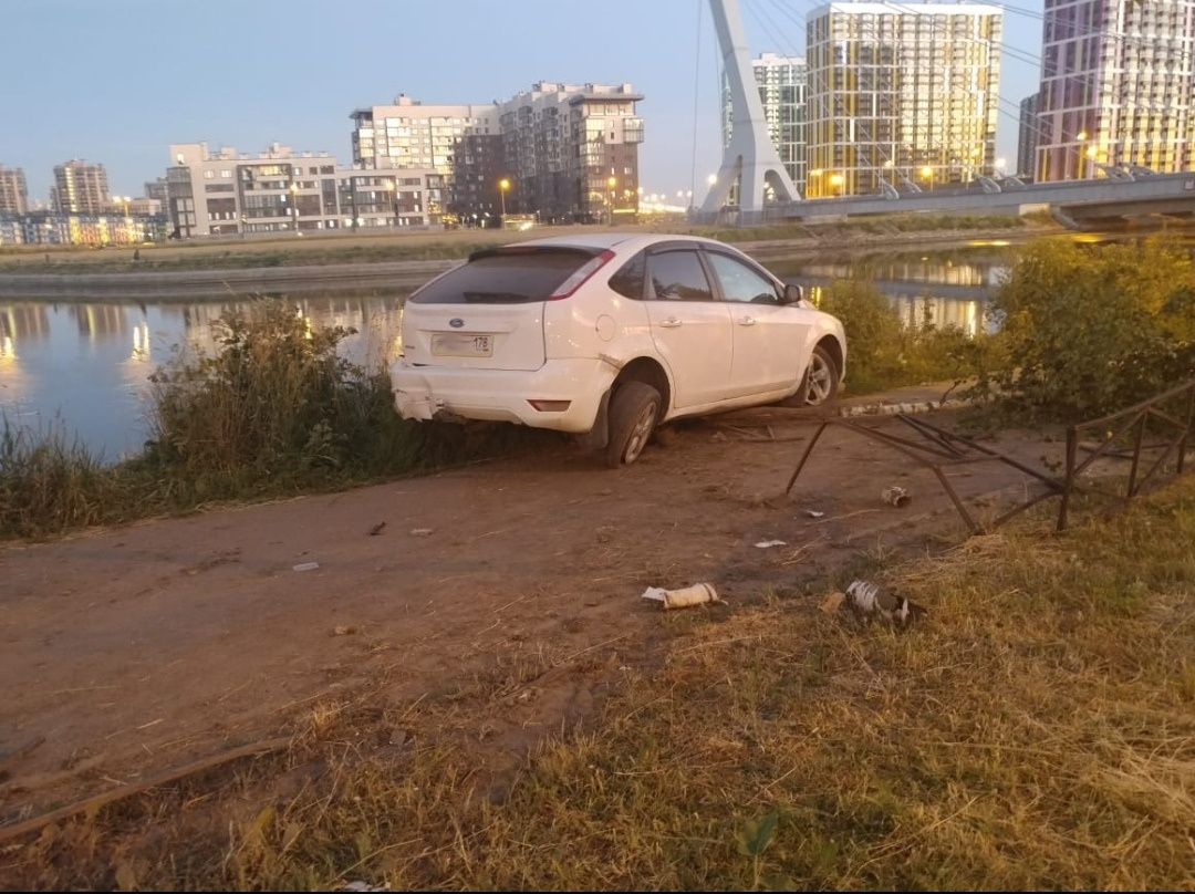 Дтп чп спб без формата. 01. Дтп чп спб без формата. Дтп чп спб без формата. Стачек и трефолева снес светофор.