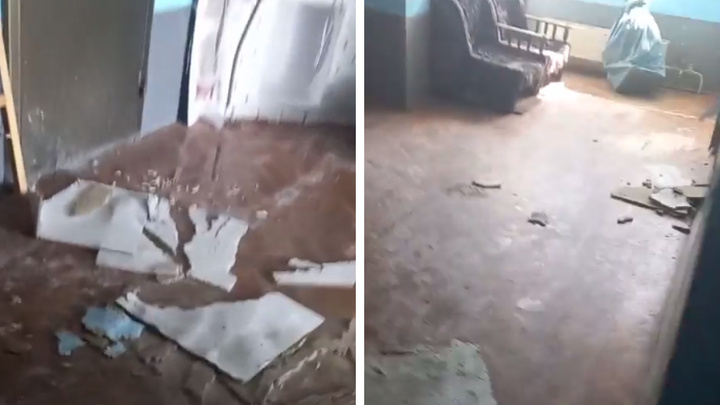 Обвалилась отделка, с потолка капает: в Екатеринбурге затопило отделение почты. Видео