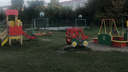 В Новосибирске на детской площадке нашли повешенного мужчину