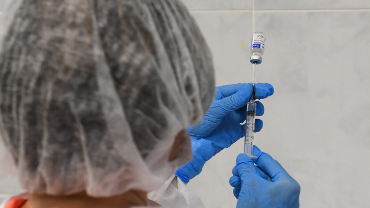 Власти назвали условие, при котором введут обязательную вакцинацию в Екатеринбурге