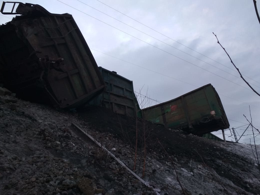 В МЧС сообщают о 17 вагонах В МЧС сообщают о 17 вагонах