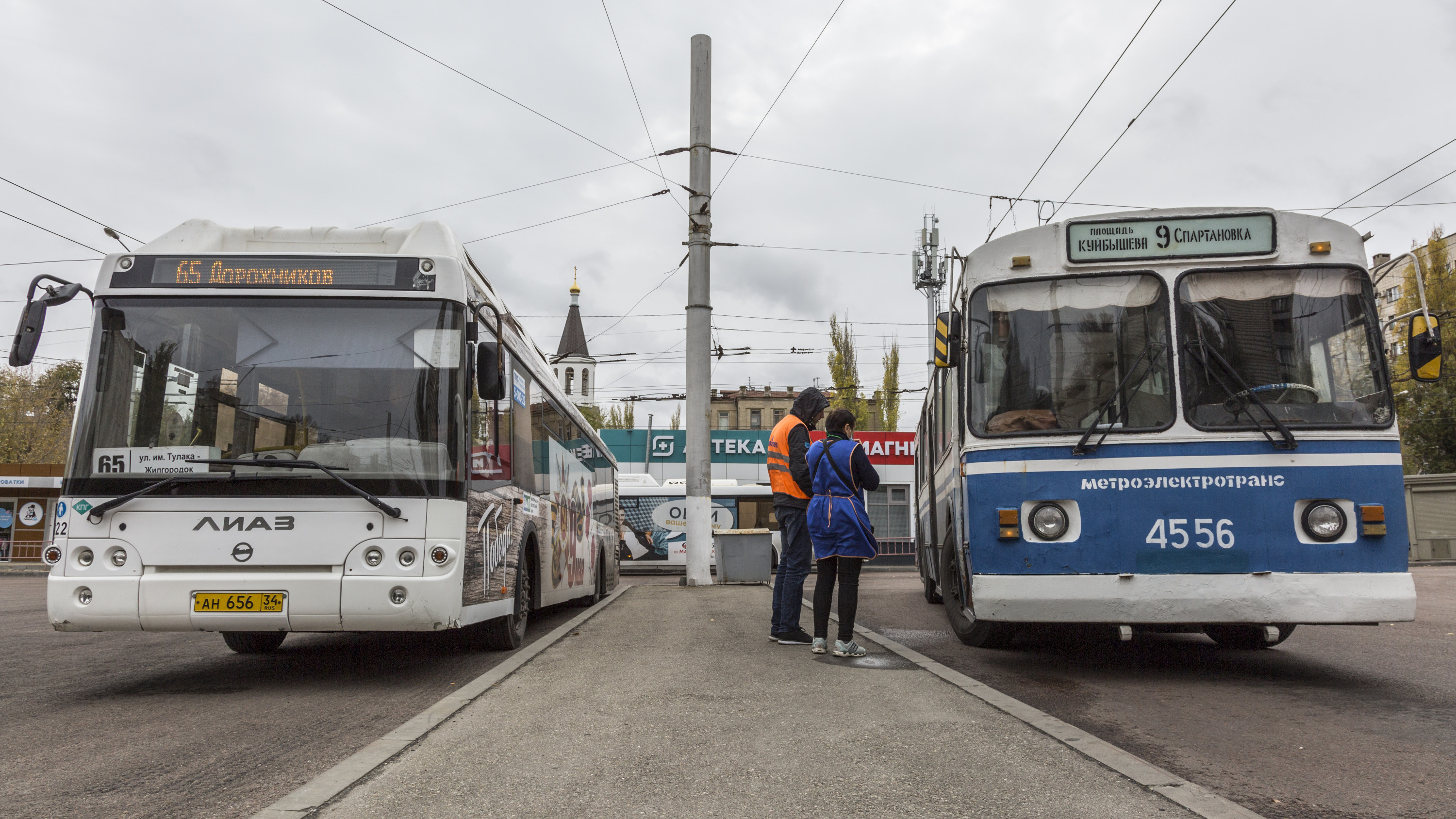 «Выйдите из люксовых авто, прокатитесь на троллейбусе»: горожанин — о проблемах общественного транспорта Волгограда