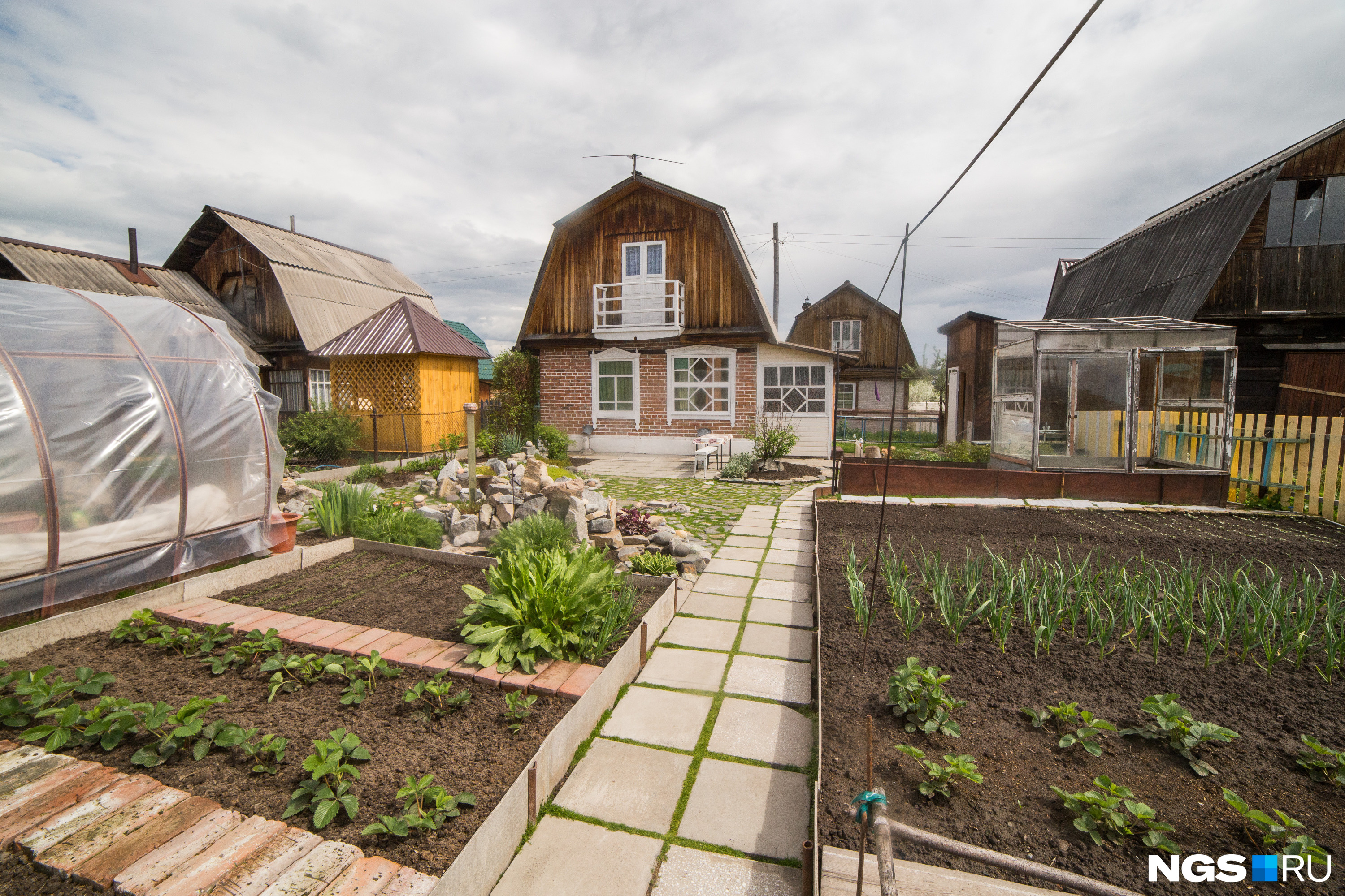 Прописаться на даче: как перевести садовый дом в жилой и сэкономить