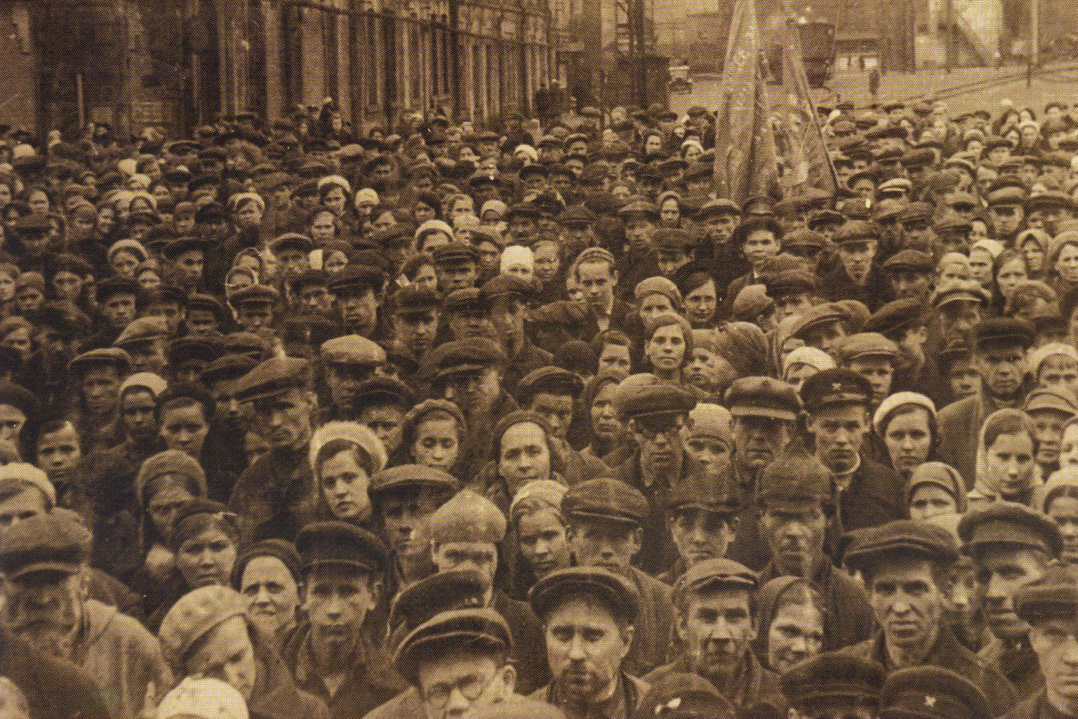 Митинг на заводе, 23 июня 1941 года