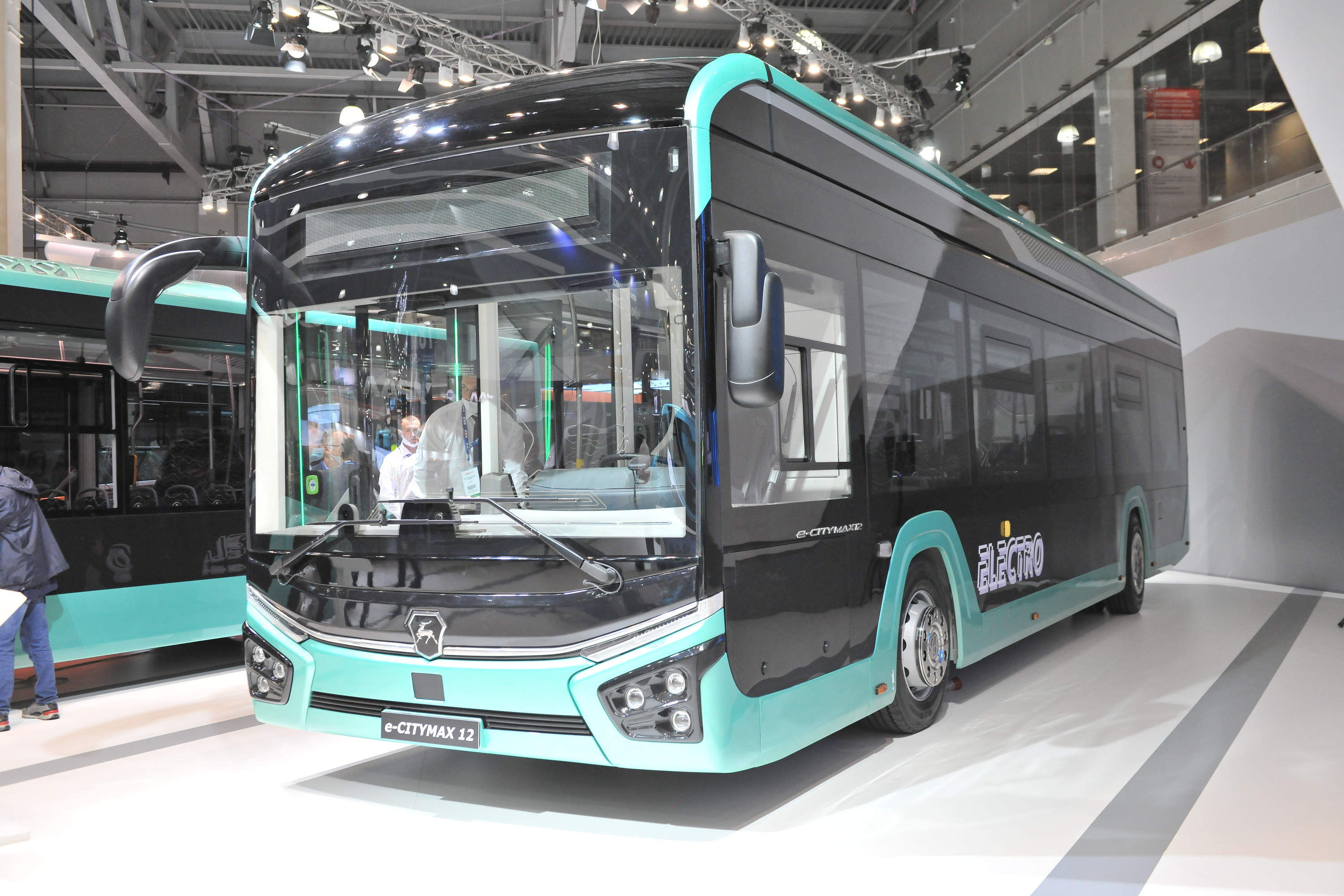 Какой новый автобус. Электробус ГАЗ. Электробус Yutong zk6106bevg. Новый электробус ГАЗ. Электробус Газель.