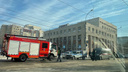 К зданию полиции в центре Новосибирска приехала машина разминирования. Что там произошло?