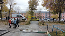 В Новосибирске автомобиль скорой помощи насмерть сбил <nobr class="_">7-летнюю</nobr> девочку