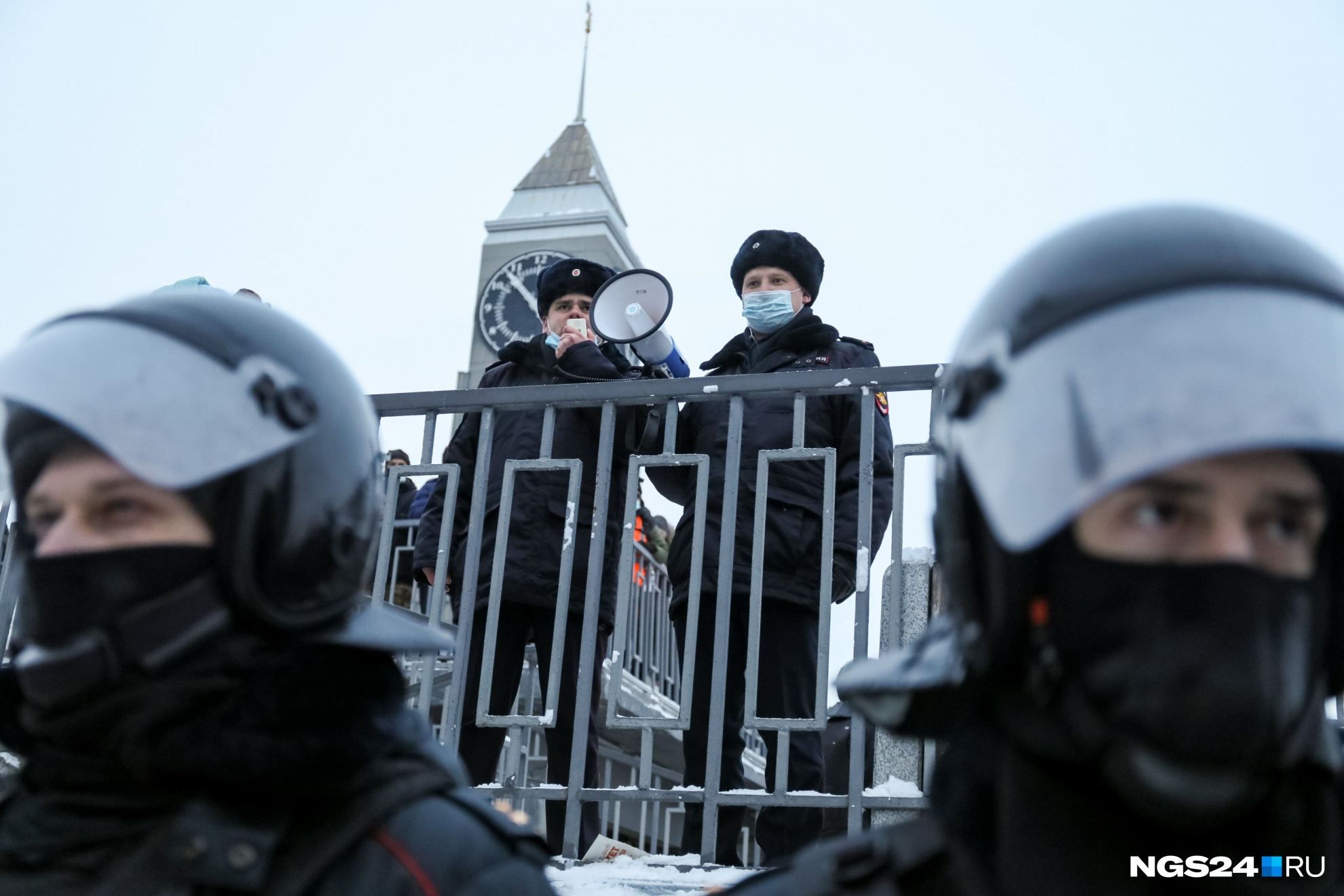 Силовиков на последних акциях протеста в Красноярске было едва ли не больше протестующих Силовиков на последних акциях протеста в Красноярске было едва ли не больше протестующих