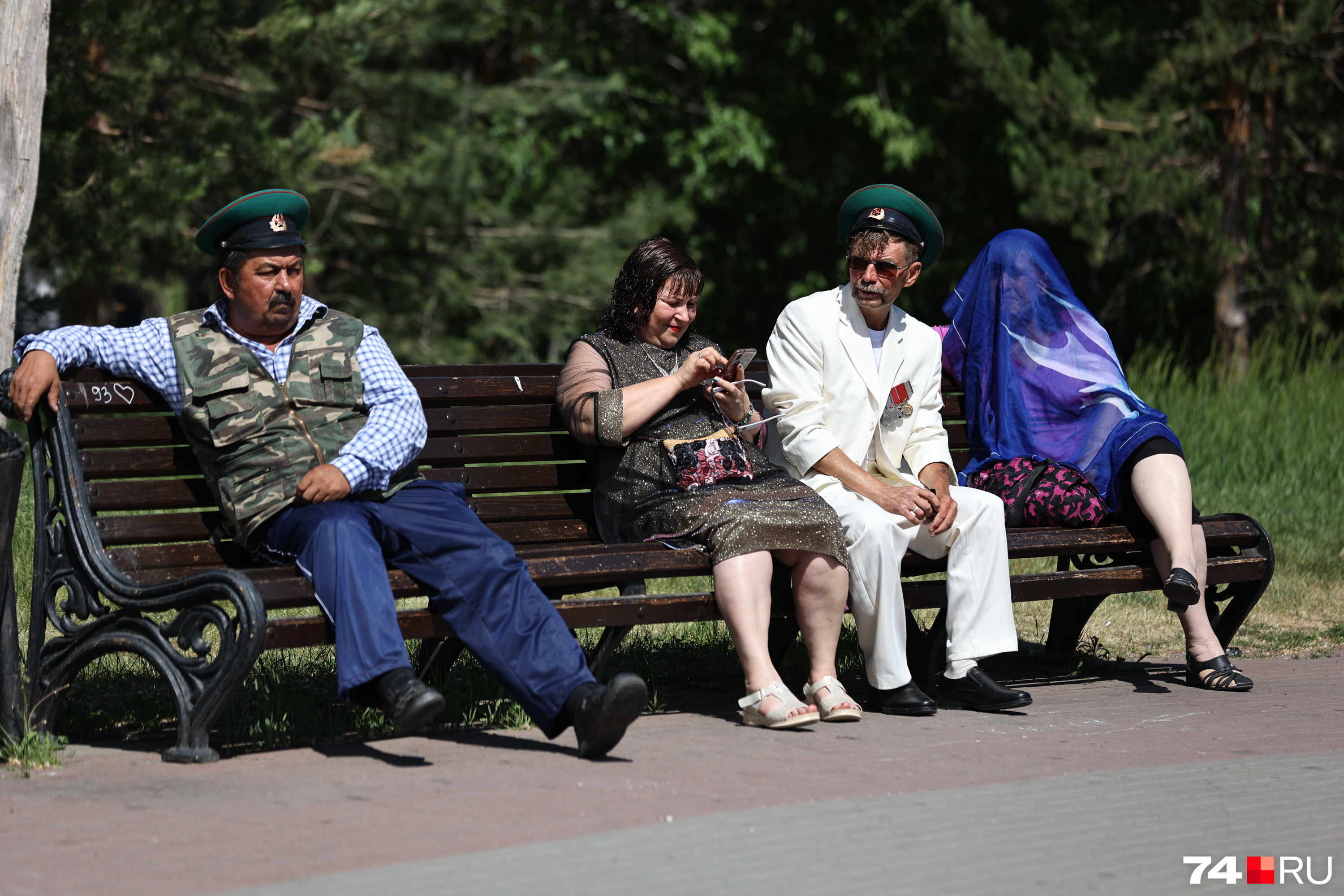 Граница на замке, барышня в платке Граница на замке, барышня в платке