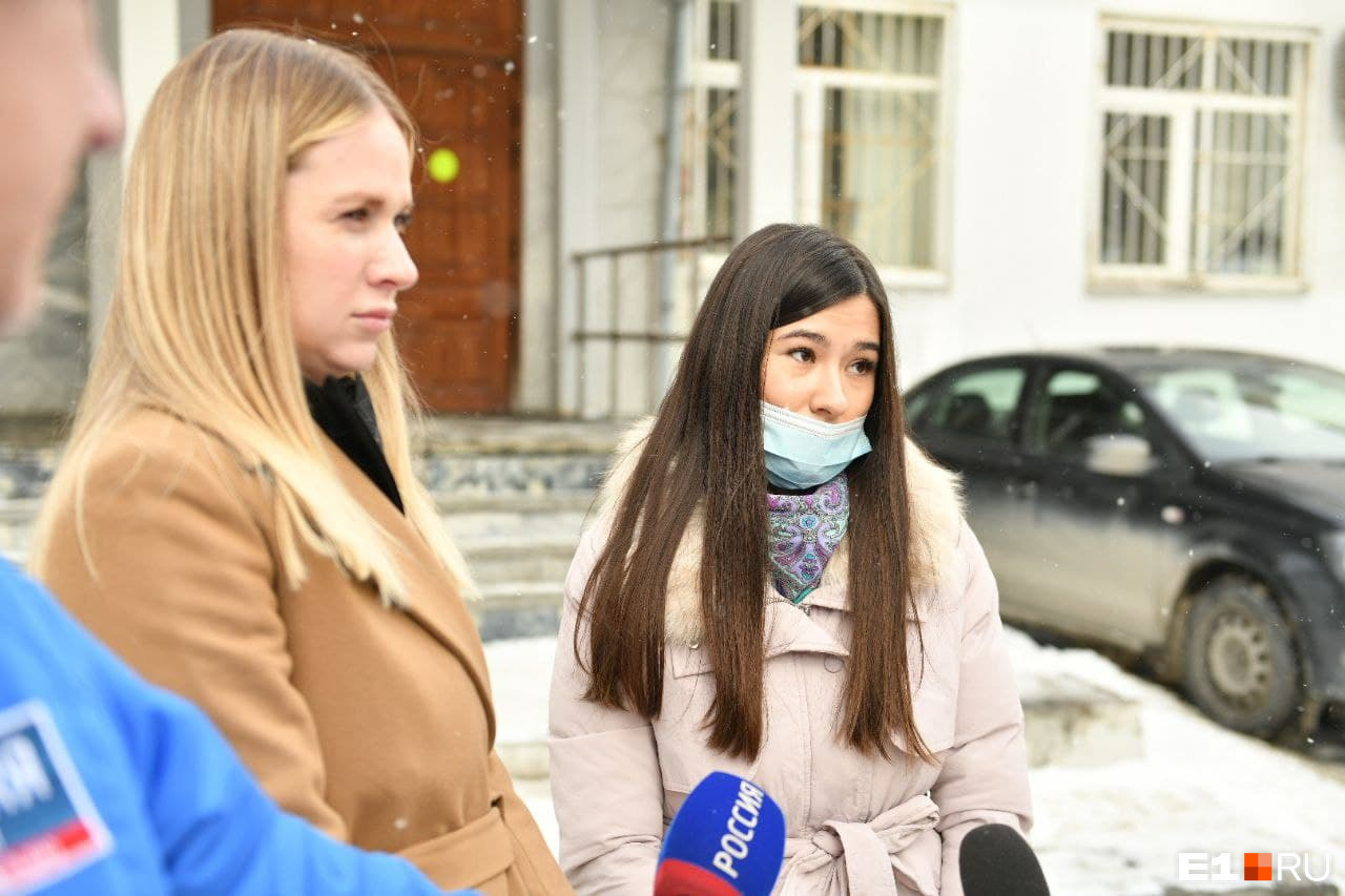 Девушки отказываются верить Васильеву и прощать его Девушки отказываются верить Васильеву и прощать его