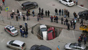 «Мало верю в происходящее»: владелицы провалившихся в кипяток машин на Фрунзе рассказали об ущербе