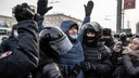Улыбайтесь, вас сейчас задержат! 42 фото с акций протеста в России