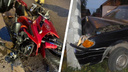 В Поморье в мотоциклиста врезалась легковушка. За рулем была девушка без водительских прав