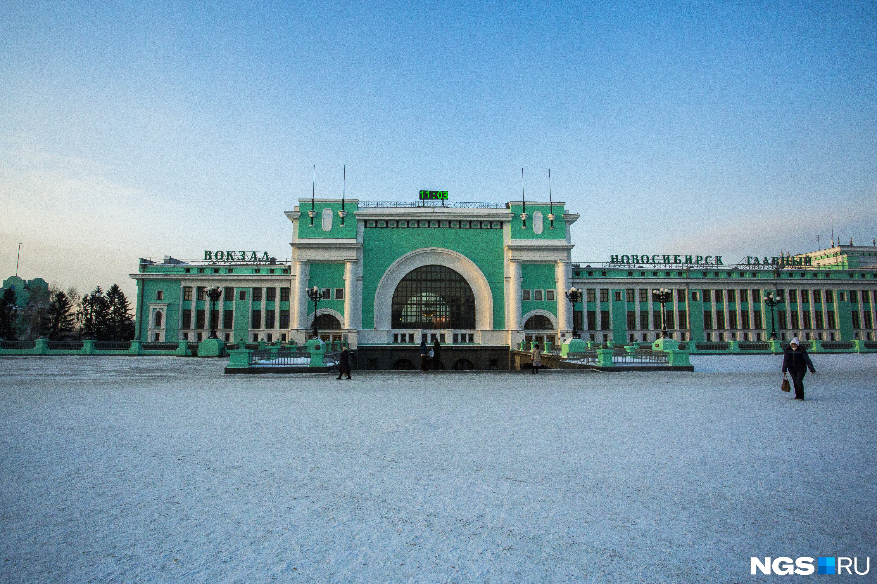 Новосибирск омск на машине время. Новосибирский вокзал 2021. Омск Новосибирск. Омск-Новосибирск вокзал. Станция Северная Новосибирск.