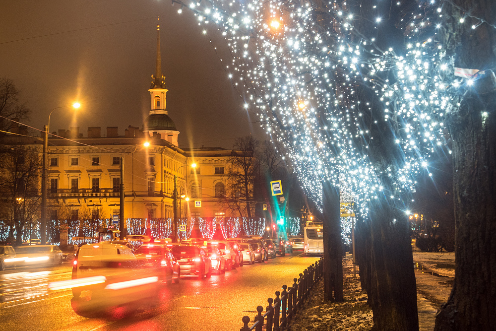 Новогодняя подсветка Садовой улицы, 2019 год<br /><br />автор фото Михаил Огнев / «Фонтанка.ру» / архив