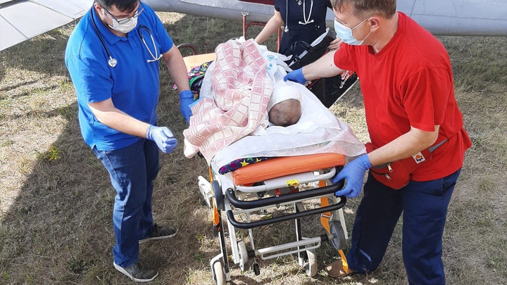 Всё тело в ожогах. В больницу Екатеринбурга привезли 3-летнюю Алену, выжившую в жутком ДТП под Саратовом
