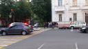 В Ярославле у «серого дома» мотоцикл столкнулся с автомобилем: есть пострадавшие