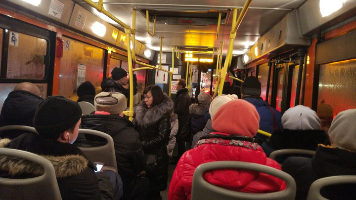 Нижегородское правительство объяснило переполненность автобусов на популярных маршрутах