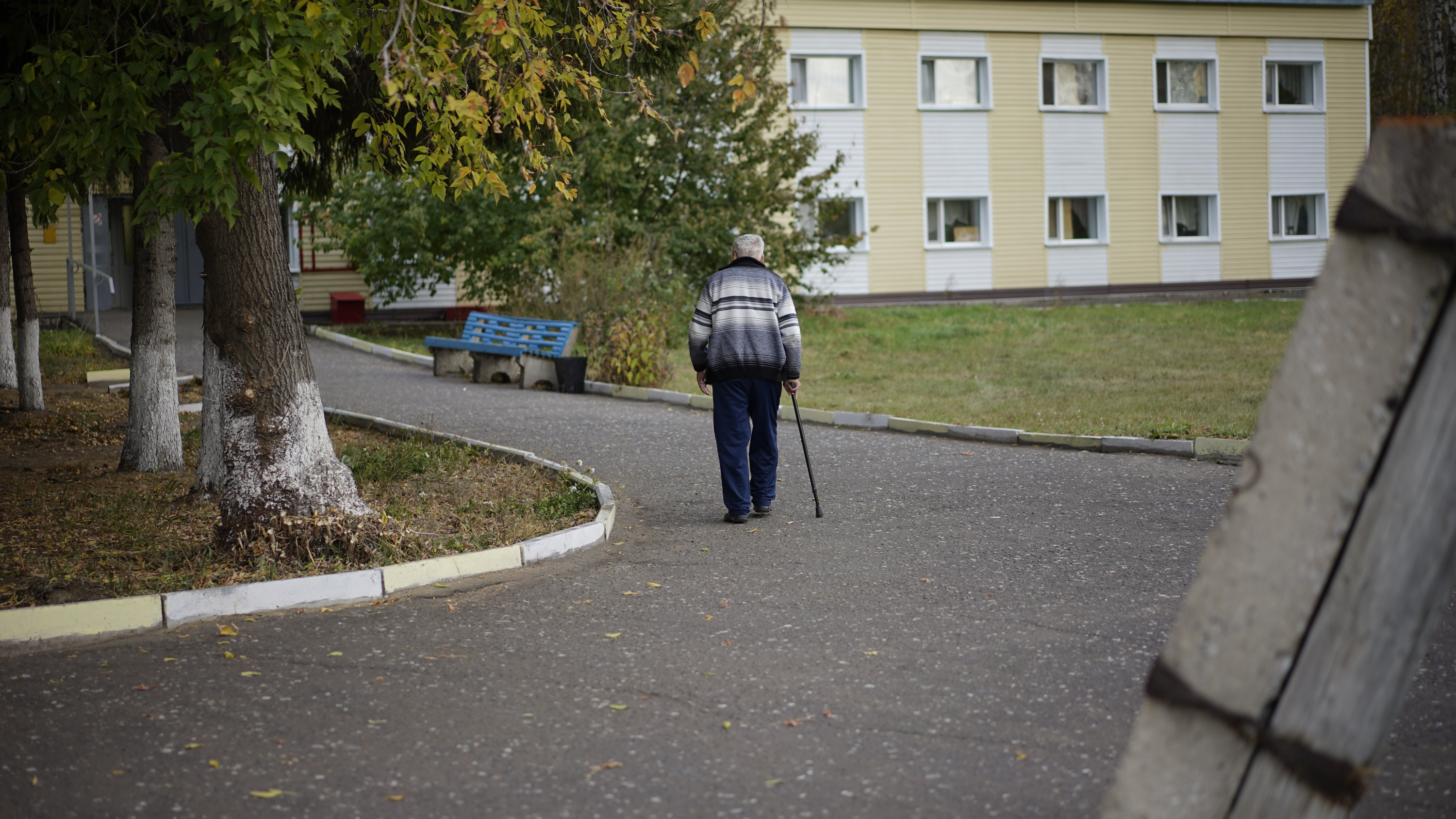В России надо жить долго? Эмоциональная колонка омички о том, как тяжело приходится родным стариков
