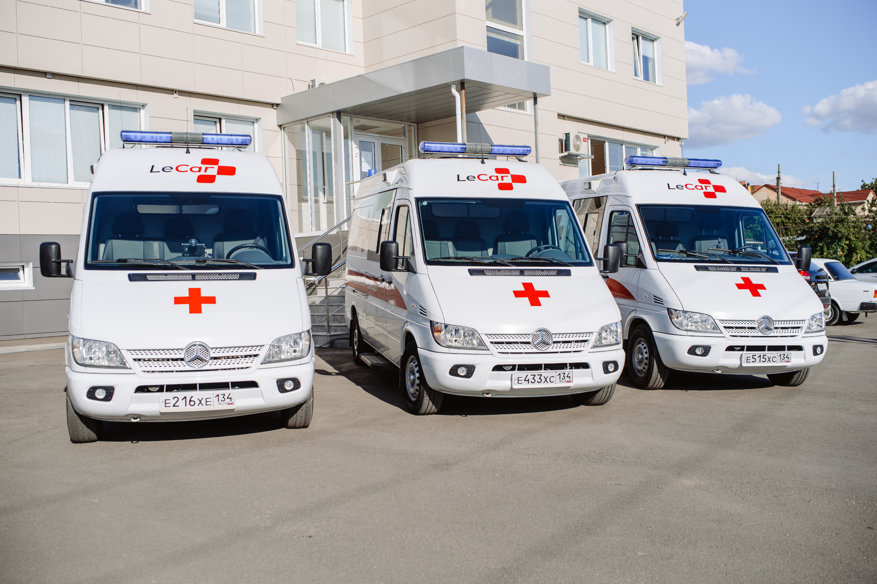 Волгоград помощь. Скорая помощь Волгоград. Скорая помощь Волжский. Станции скорой медицинской помощи 7 Волгоград. Машина частной скорой помощи Волгоград.