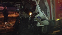 Расплющило кабину: в ДТП с грузовиками пострадал мужчина