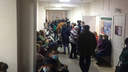 Жители Кургана жалуются на очереди в МФЦ и больницах