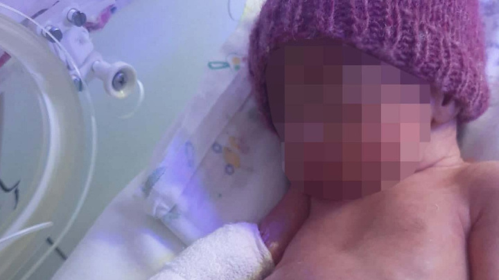 В Челябинске врачи спасли недоношенного новорожденного с коронавирусом. Он весил чуть более килограмма