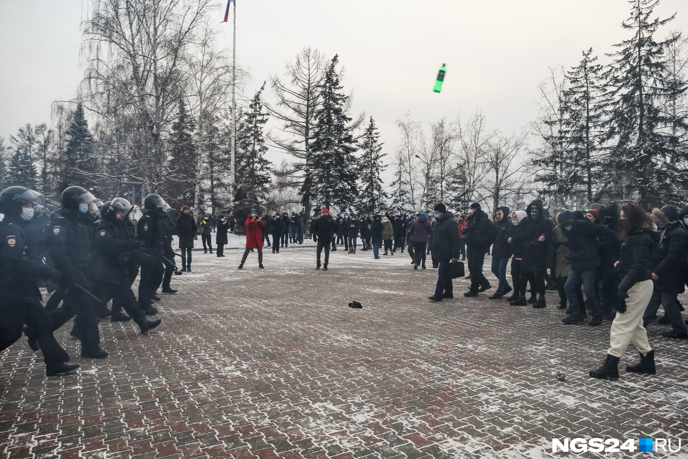 Около мэрии Красноярска случились самые жесткие задержания 