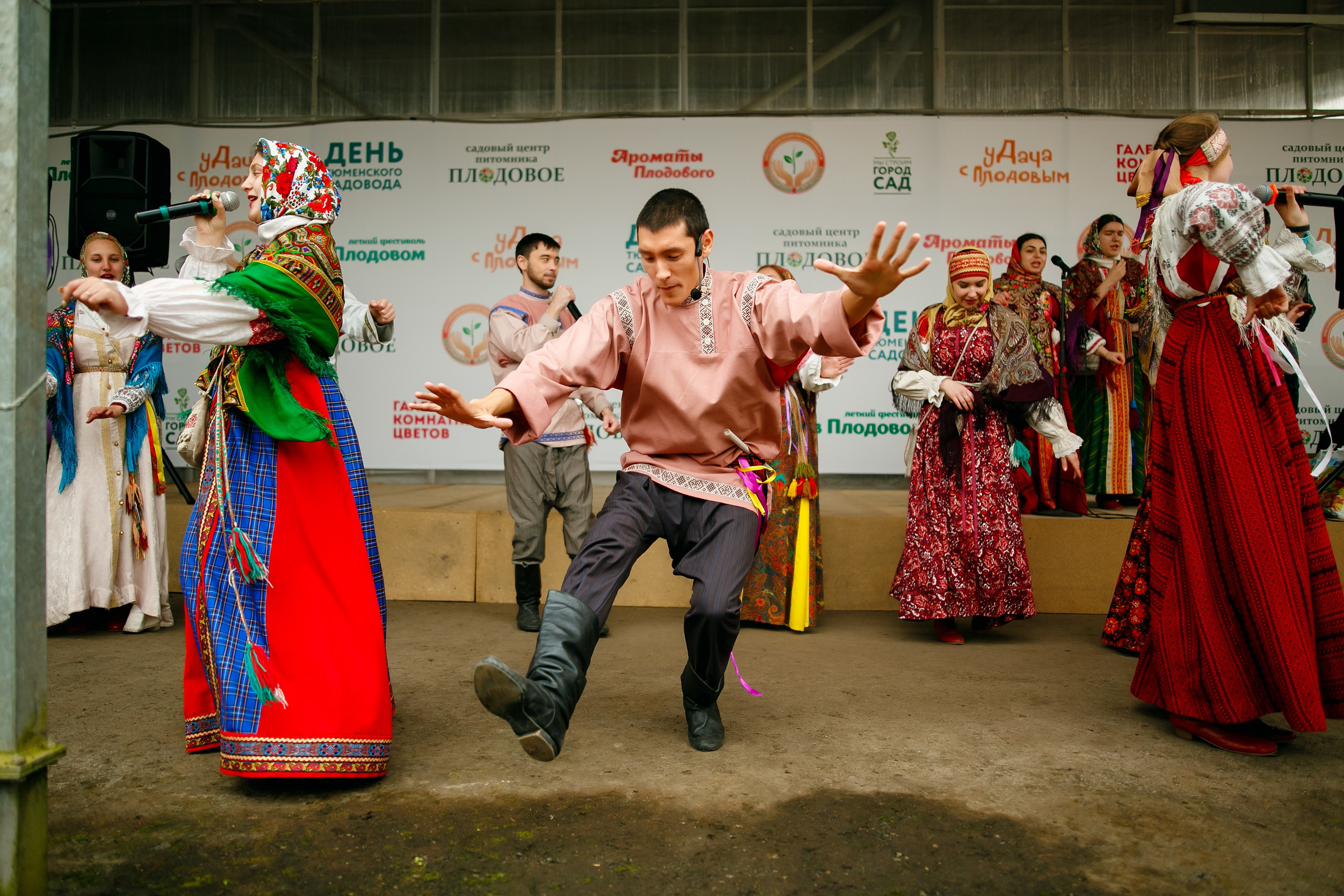 «День тюменского садовода» — это яркий праздник с песнями, танцами, конкурсами и призами