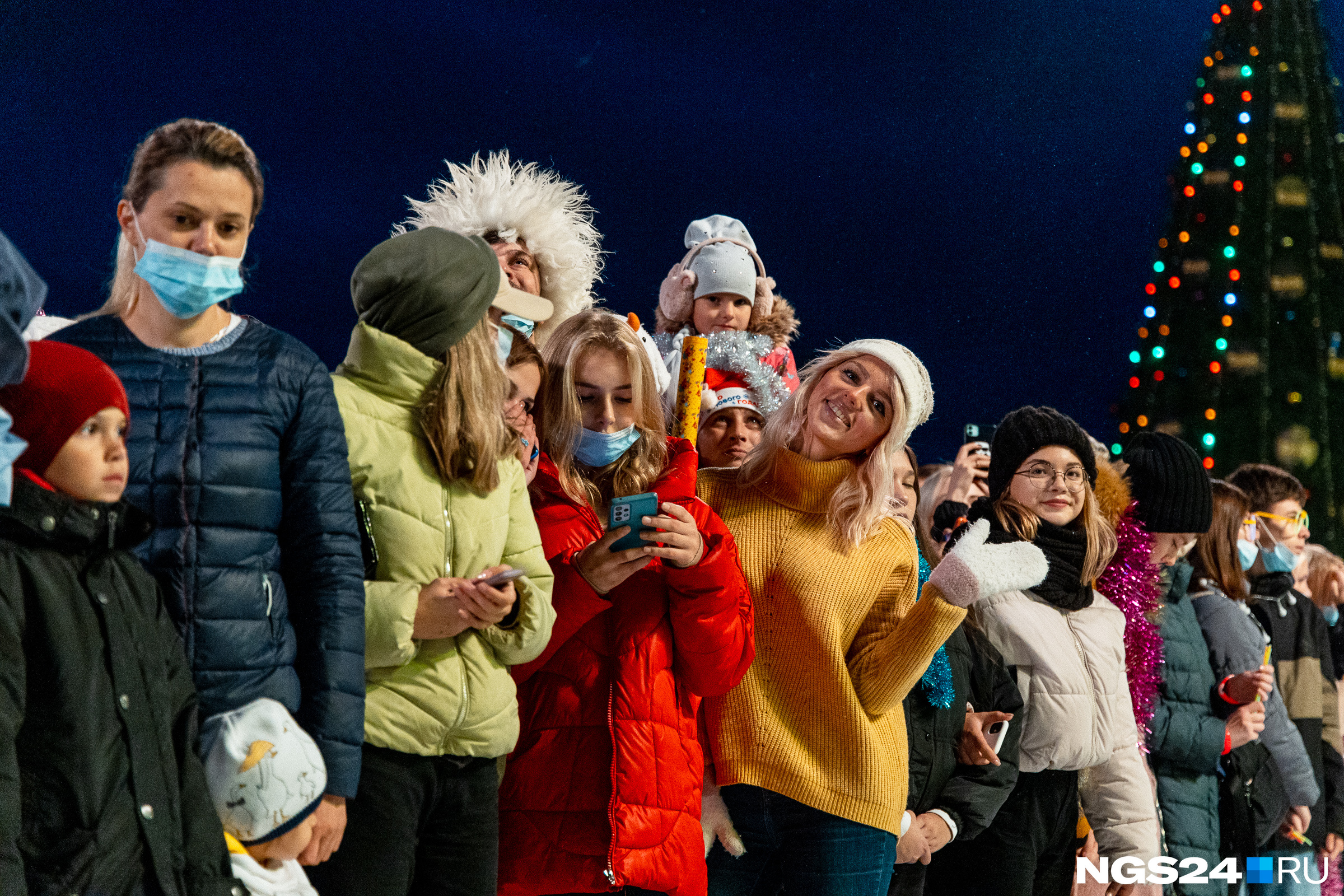 Зрителям может показаться, что Новый год в Сибири встречать очень тепло